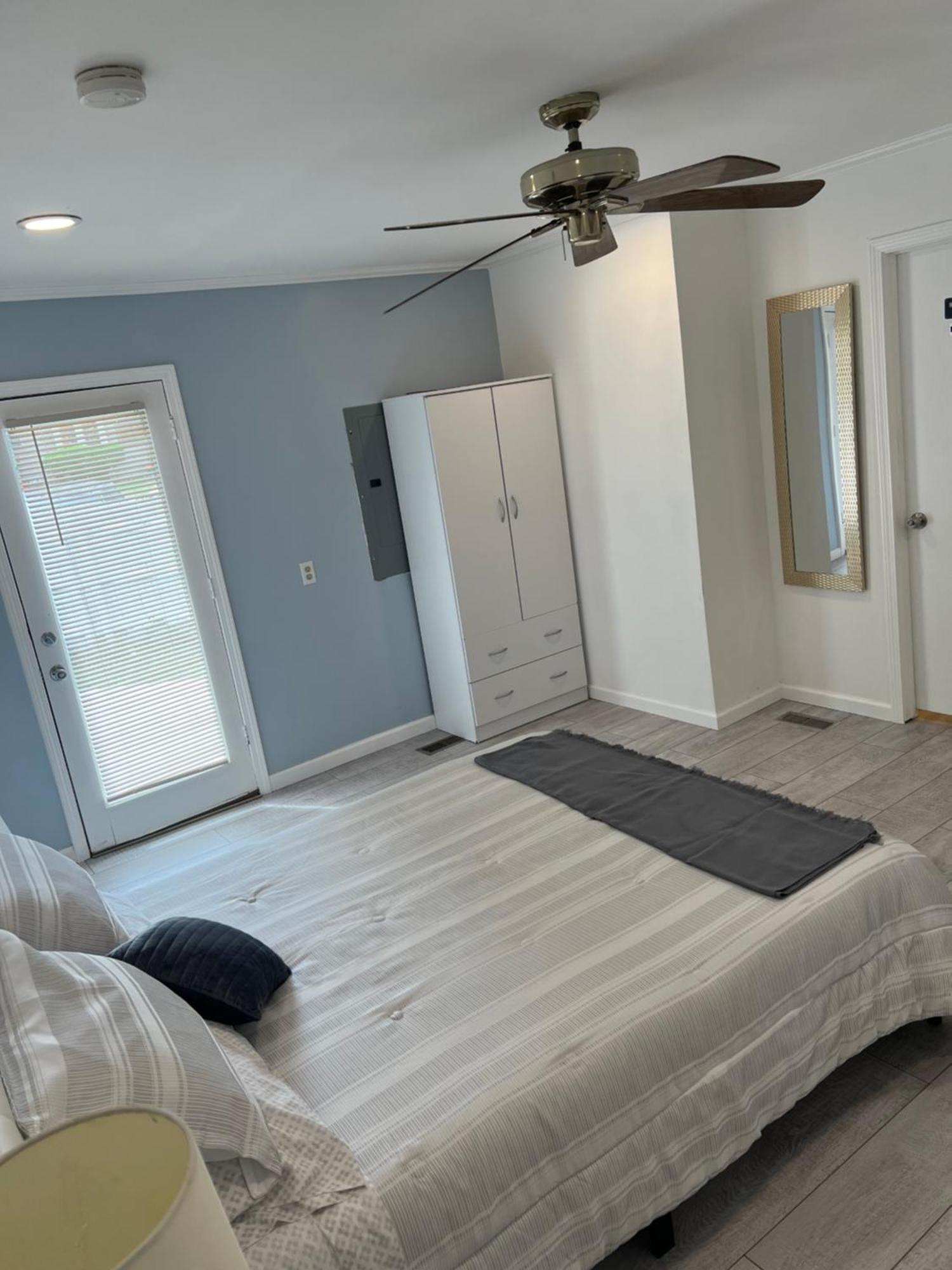Cozy Private Suite 5 Min From Saint Francis Hospital And Woodland Hills Mall タルサ エクステリア 写真